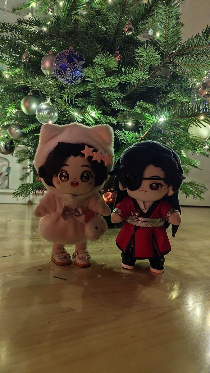 peachydianxia's tweet photo. A little belated Merry Christmas from the smolsโ๏ธ๐๐โ
#tgcf #minidolls https://t.co/ODDjYVjQO9