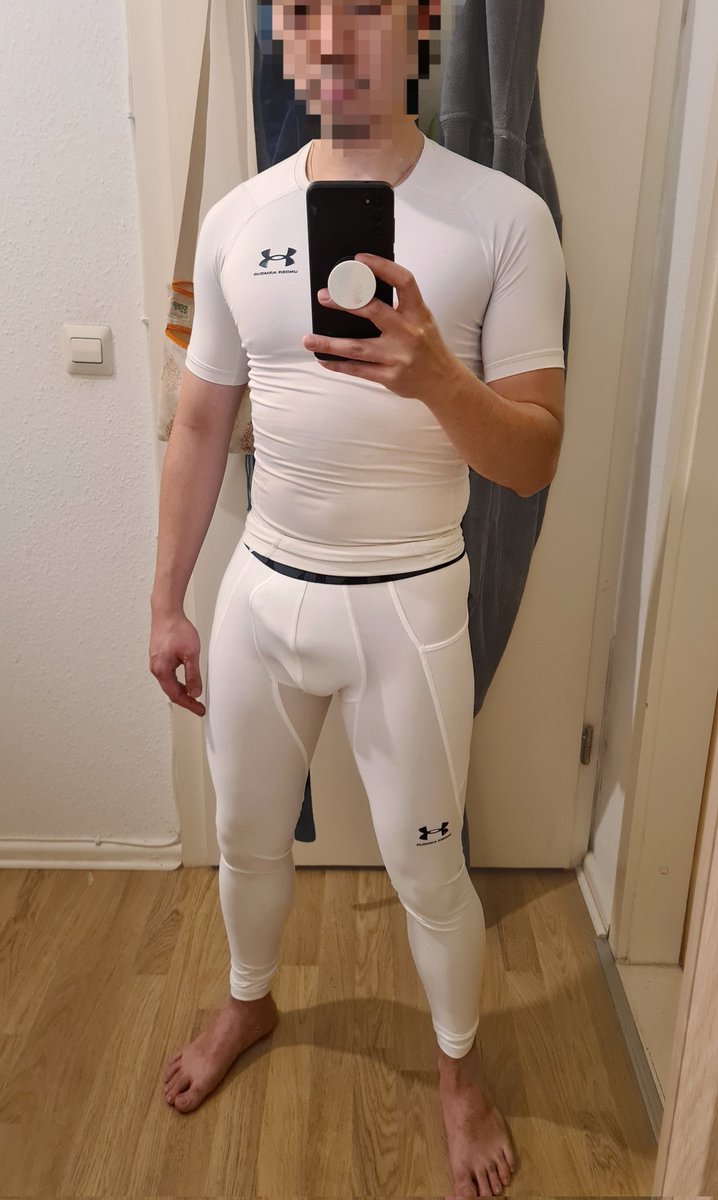 Merry Cashmas, boys! You know I deserve all the gifts that you will give me. Go check out the items on my wishlist. That's a good boy.