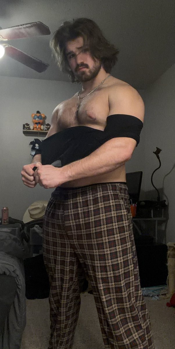 EASYRYDER5612's tweet image. The references used 
(Bad lighting lol)