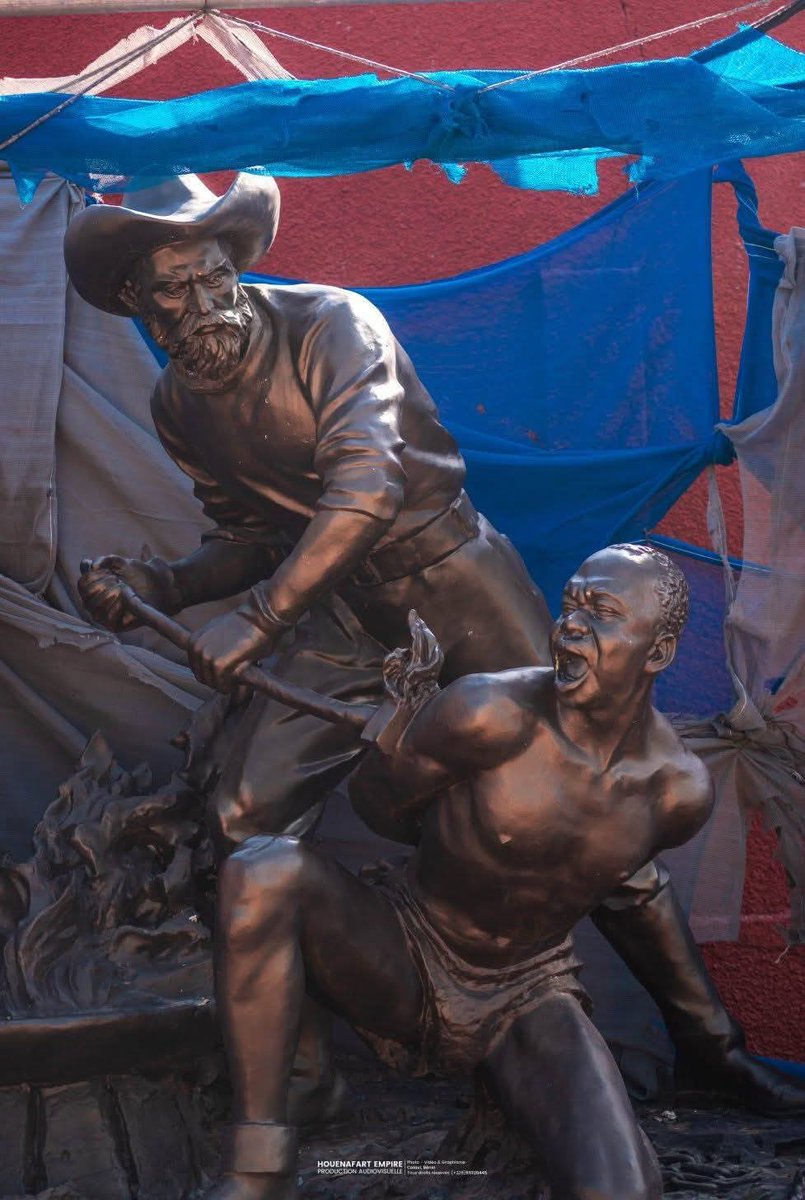 actualites229's tweet image. 🇧🇯 Des œuvres monumentales, pas encore voilées, prennent place à la Place aux Enchères de Ouidah.

Elles illustrent des épisodes marquants de notre histoire, en mémoire de la traite négrière et des souffrances vécues par les personnes réduites en esclavage.

Toujours en cours…