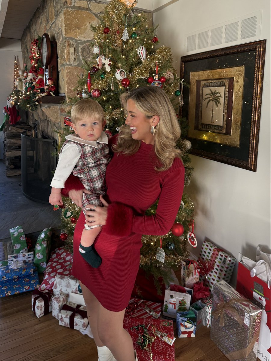 lindseymopptv's tweet photo. Merry Christmas everyone! 🥰🎅🏼🎄 https://t.co/Kx5lXpIO8d