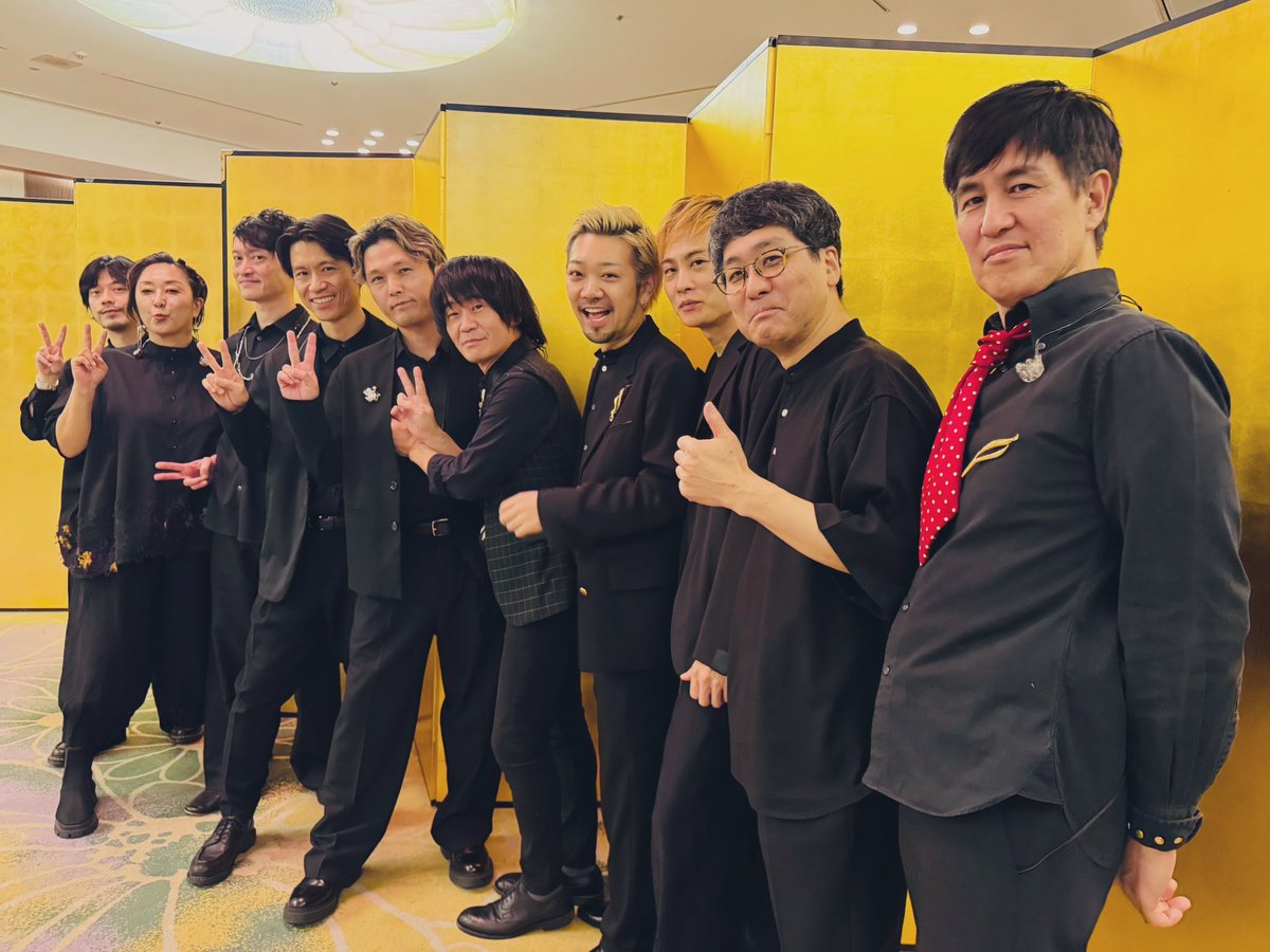 kadota_official's tweet photo. 玉置さんDS最終日。
純粋に歌う為に生きていらっしゃる方だなとは思ってたんですが、昨夜は歌う事で”生”そのものを作り出してしまう瞬間を目の当たりにしたような、神々しい時間でした。
乗り越える背中が沢山の人に力を与えて来たんだなと、またひとつ理解が深まった夜に🎄
ありがとうございました！ https://t.co/C8FUgPb2Ij