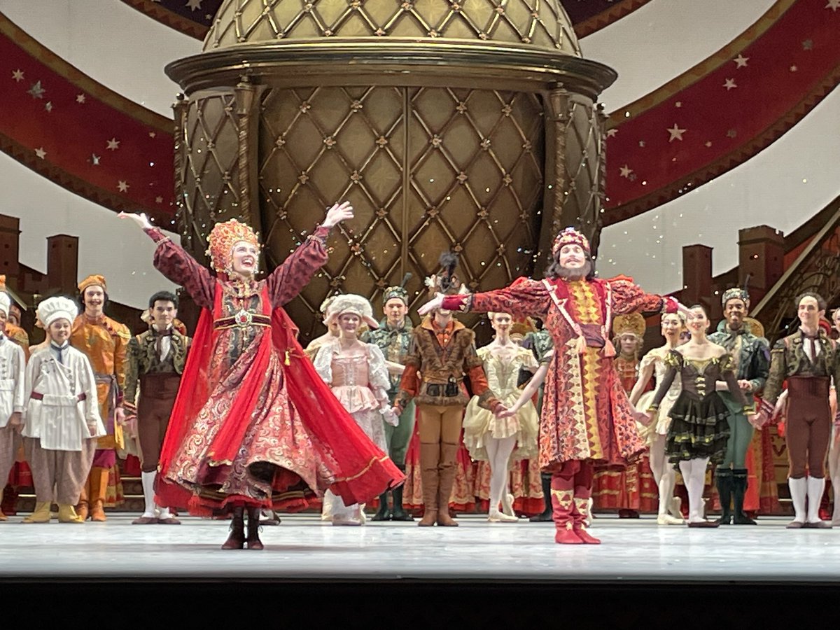 Hermoso el “Cascanueces” con el ballet Nacional de #Canada en el Four Seasons Center; Aunq tengo también que resaltar el Gran nivel que tiene la Cia Nal De Danza del #INBA superior a muchos !