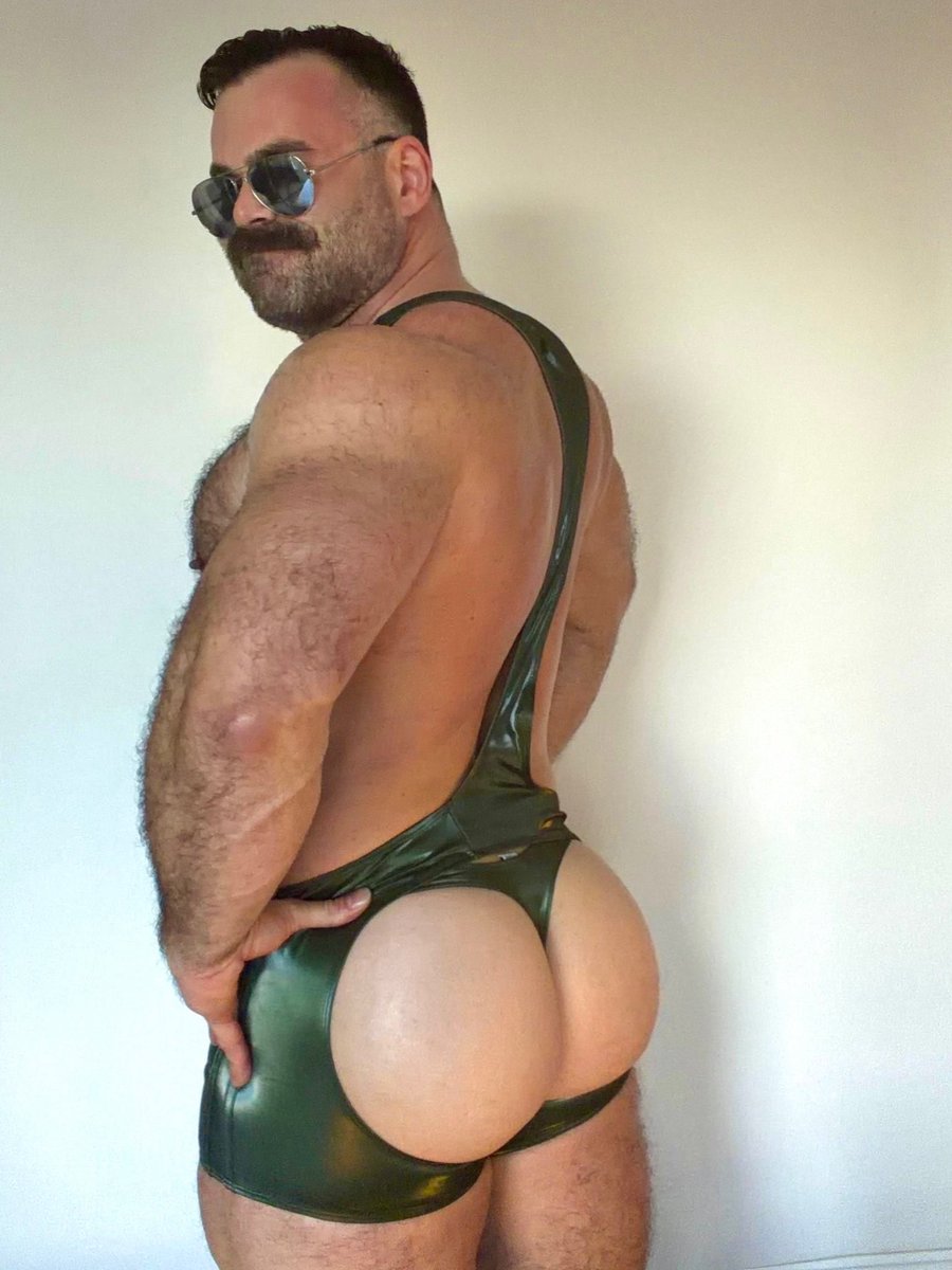 AlfonsDovana's tweet photo. 24 HOUR XMAS SALE 🎄 EXTRA 25% OFF HOLIDAY SALE 🎄 USE “XMAS25” PROMO CODE 🎄 https://t.co/j8bsRtnk0y https://t.co/Gc0eJxD0zr