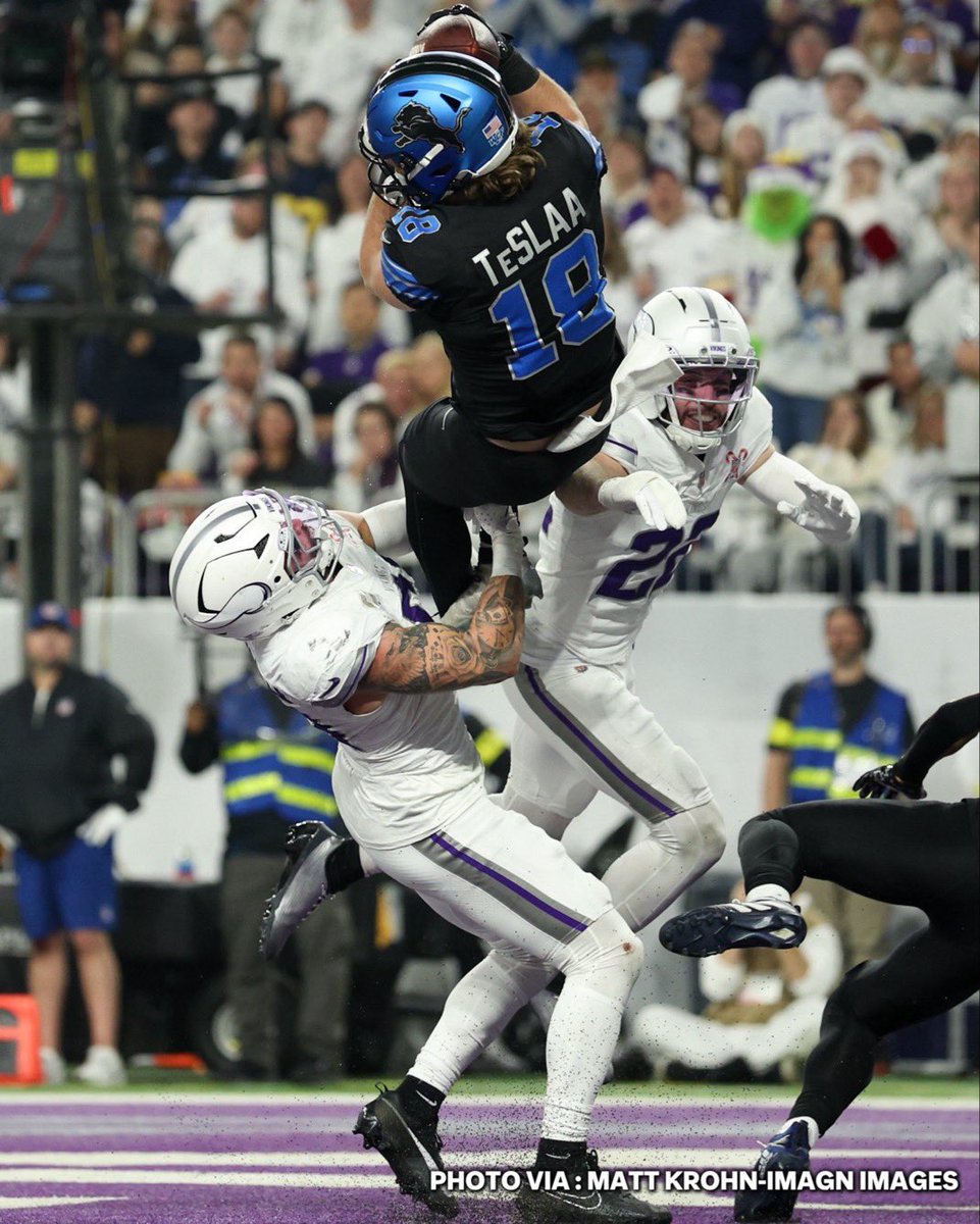 the_det_times's tweet photo. THIS PICTURE GOES CRAZY 🥶 https://t.co/AKbJFw6Vka