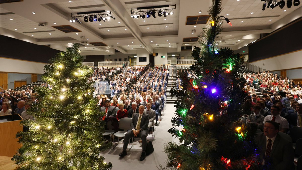 CookQuentinL's tweet image. What a marvelous sight these missionaries were in the Provo Missionary Training Center today! 

Being with them reminded me of my first Christmas away from home as a missionary in Swindon, England in 1960. Swindon had been opened for missionary work about 90 days earlier. We were…