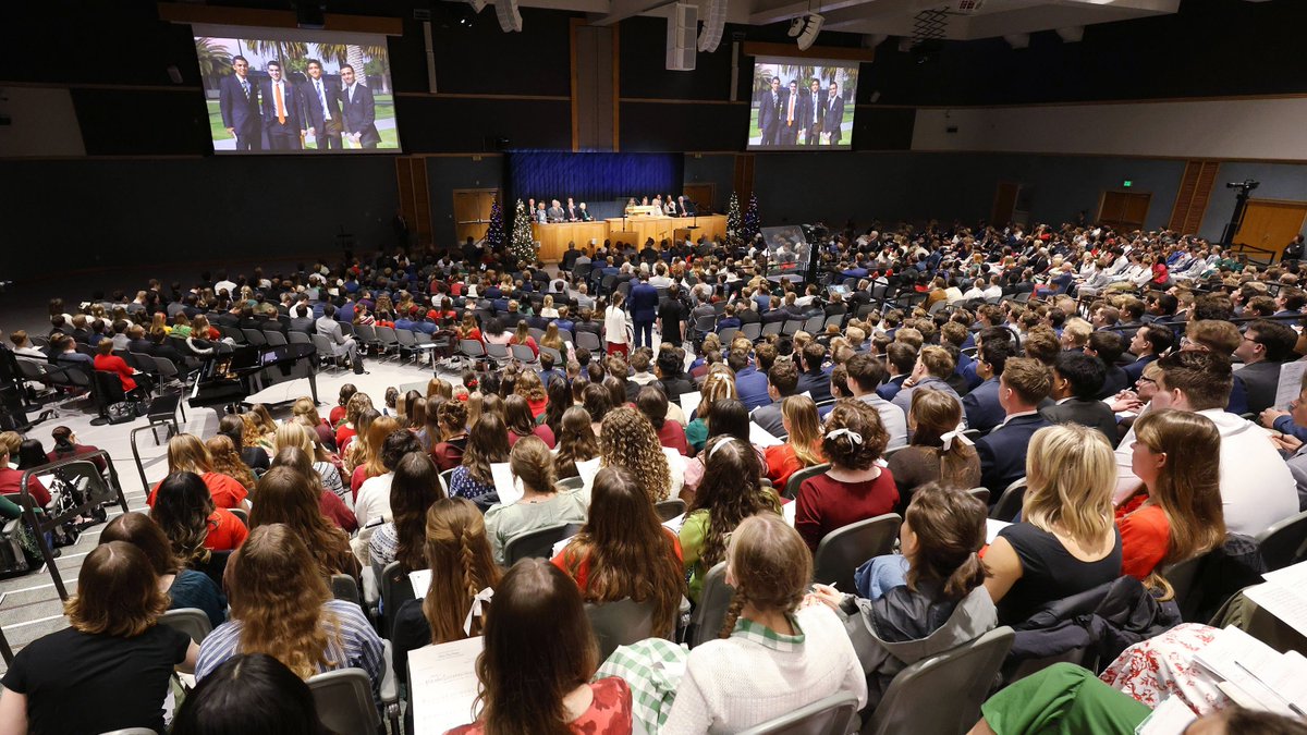 CookQuentinL's tweet image. What a marvelous sight these missionaries were in the Provo Missionary Training Center today! 

Being with them reminded me of my first Christmas away from home as a missionary in Swindon, England in 1960. Swindon had been opened for missionary work about 90 days earlier. We were…