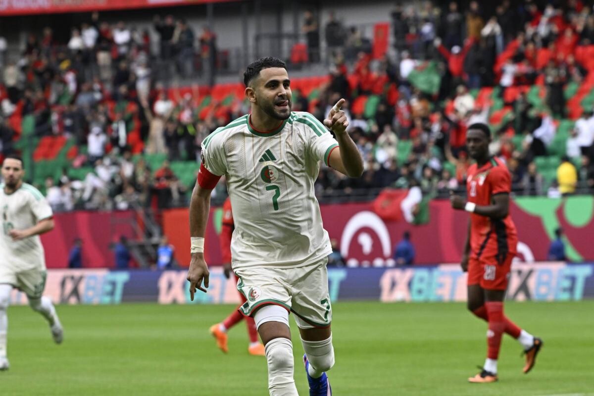 la #CAN2025 au #Maroc confirme son statut d’événement majeur du football mondial.
Sur les 12 premiers matchs de la CAN, l’affluence atteint 236 849 spectateurs, soit +20 % par rapport au précédent record de la CAN 2023. Stades pleins, engouement populaire massif, un paris réussi.