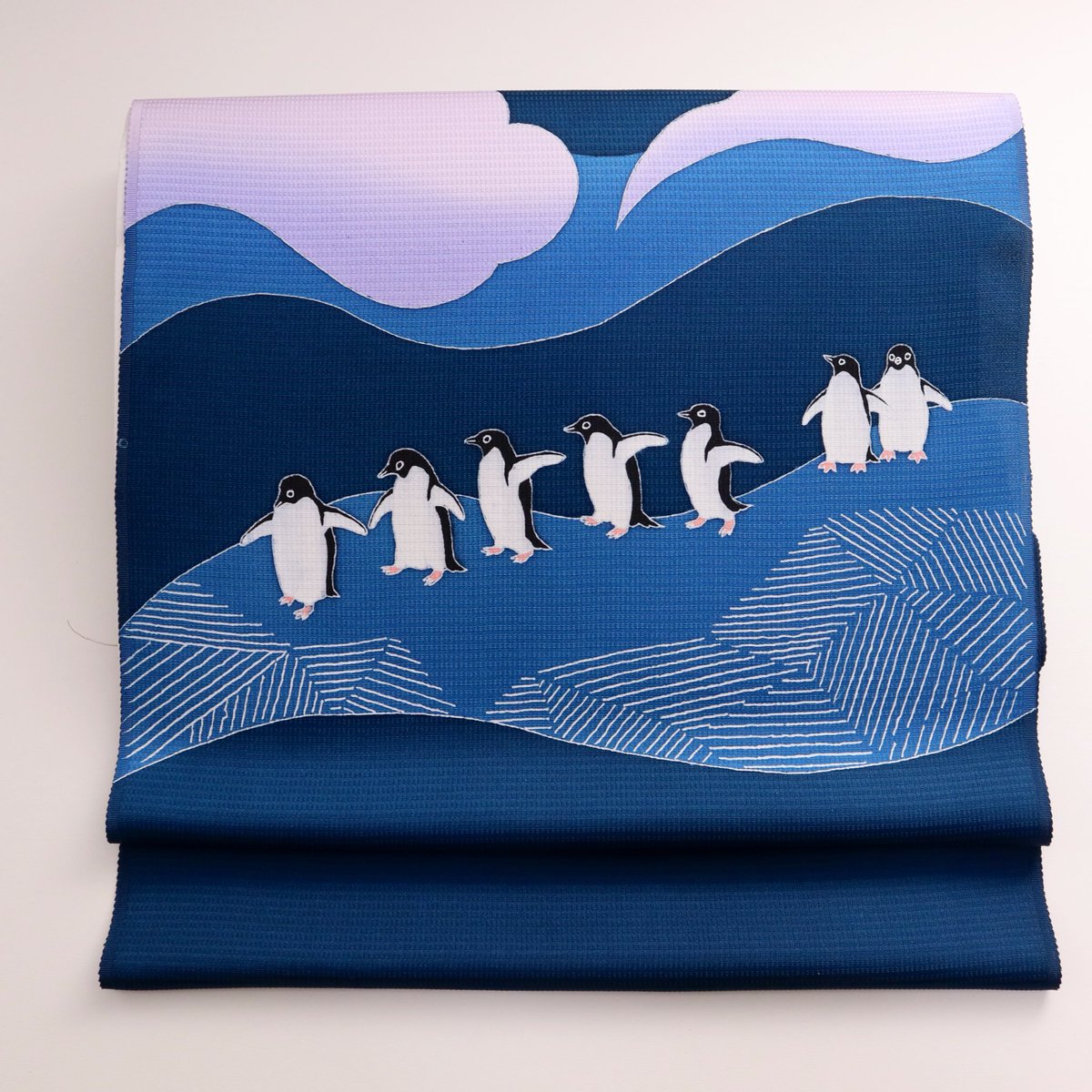 さかなです。⭐❣️漆黒地に絞り。優美な手描き友禅訪問着です♪ 東京手描友禅ユキヤ (@javasparrow9) / Posts / X