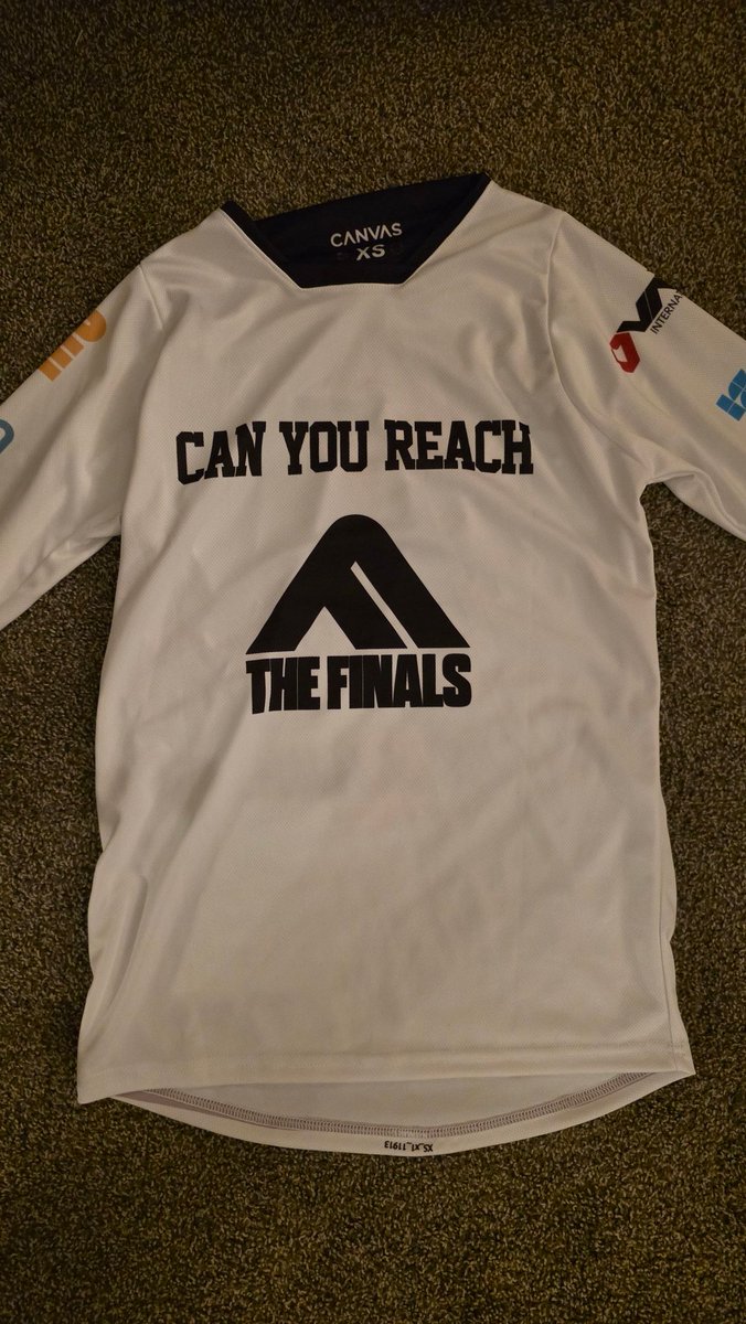 Evade_TF's tweet photo. So, my wife officially won christmas. So much thought into this. She's been so supportive of my Esports journey. Even though its just starting. Love her so much ❤️😭 https://t.co/Sp2vTA26w2