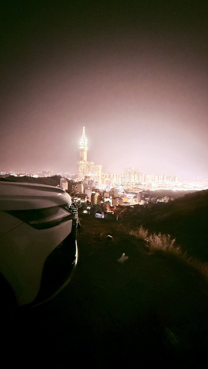 albader5111's tweet photo. #الناس في أول لقى ميه على ميه
مشكلتي إني ما أصيد الناس من بدري

عفوي وأعامل عباد الله بعفويه
وأطير فيهم وأقلطهم بوسط صدري

كم واحد تحسبه ماشي على النيه
وتلاحظ إنك على النيه ولا تدري

#سعد_بن_جدلان 
 #يوم_الجمعه https://t.co/b3tFnfgY6o