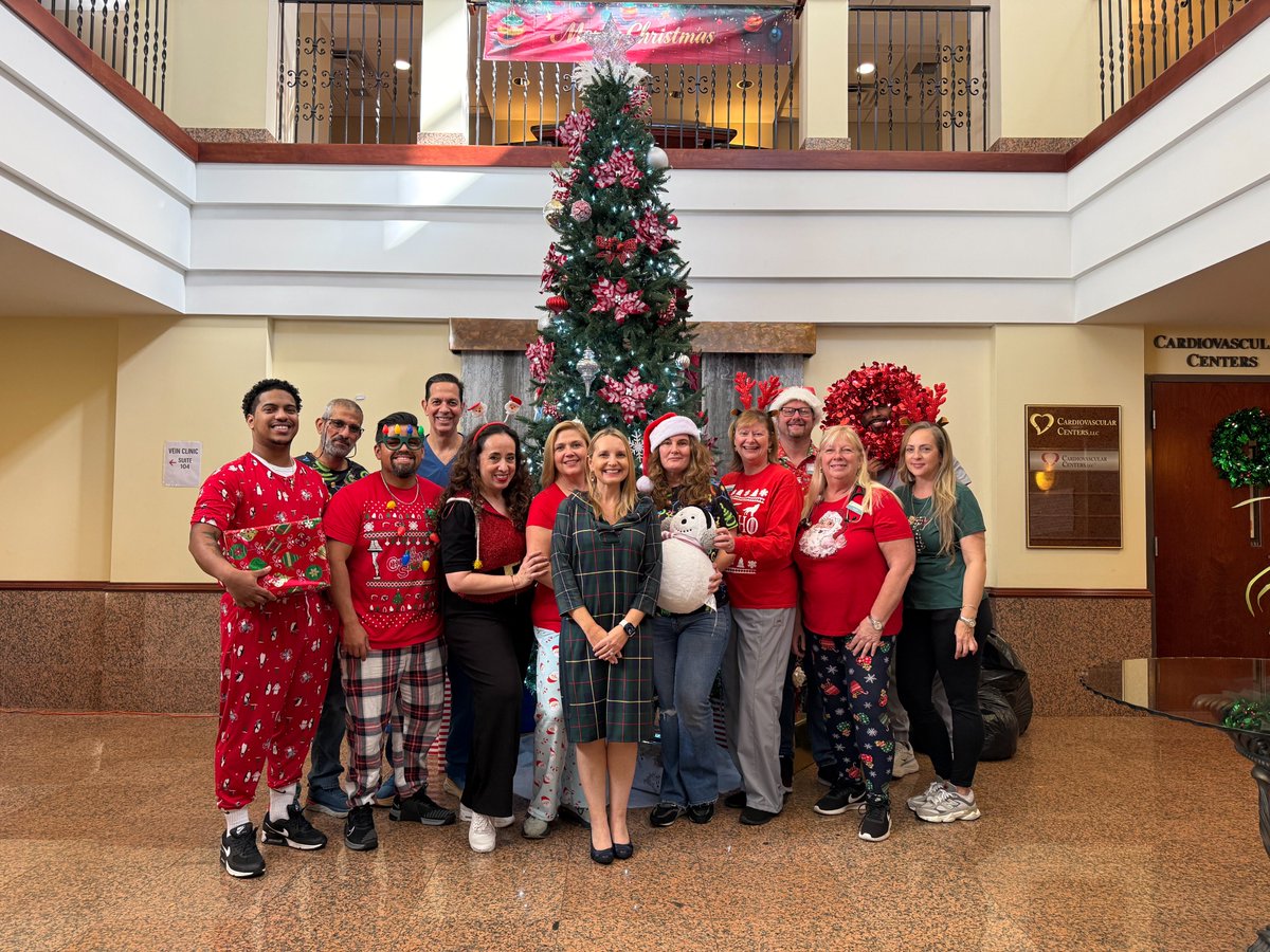 FloridaRadOnc's tweet photo. Happy Holidays from @FloridaRadOnc ! https://t.co/ZG9eTXAThu