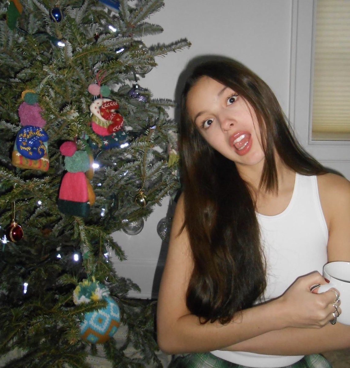 RodrigoPopBase's tweet image. Olivia Rodrigo on Christmas over the years.