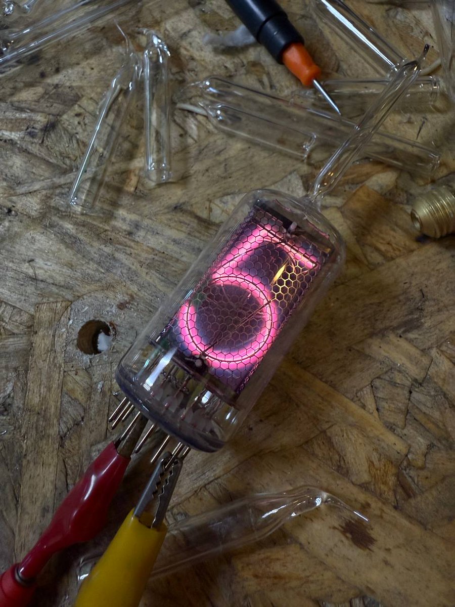 か*こ様 ニキシー管　日立　CD90P　９本 まかから (@makakara001) / Posts / X