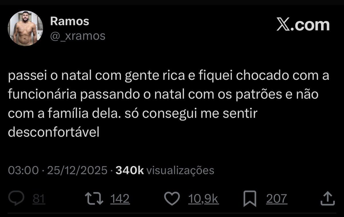 CLECCIO's tweet image. Será que se incomoda com o motorista de ônibus, com os policiais, médicos e enfermeiros que também estão trabalhando no fim de ano? Ou é só uma compaixão seletiva?