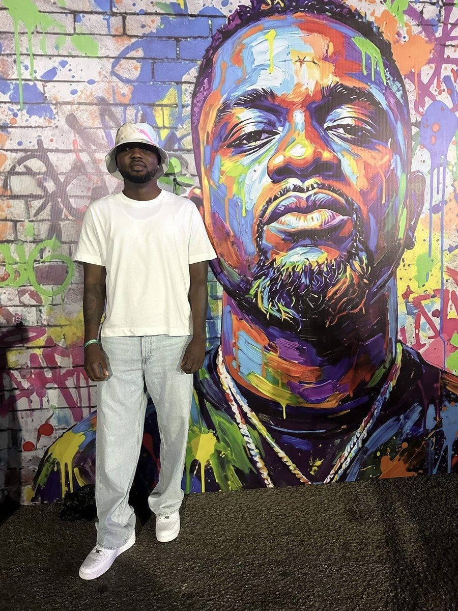 Myself And The King Sarkodie
#Rapperholic2525🦅