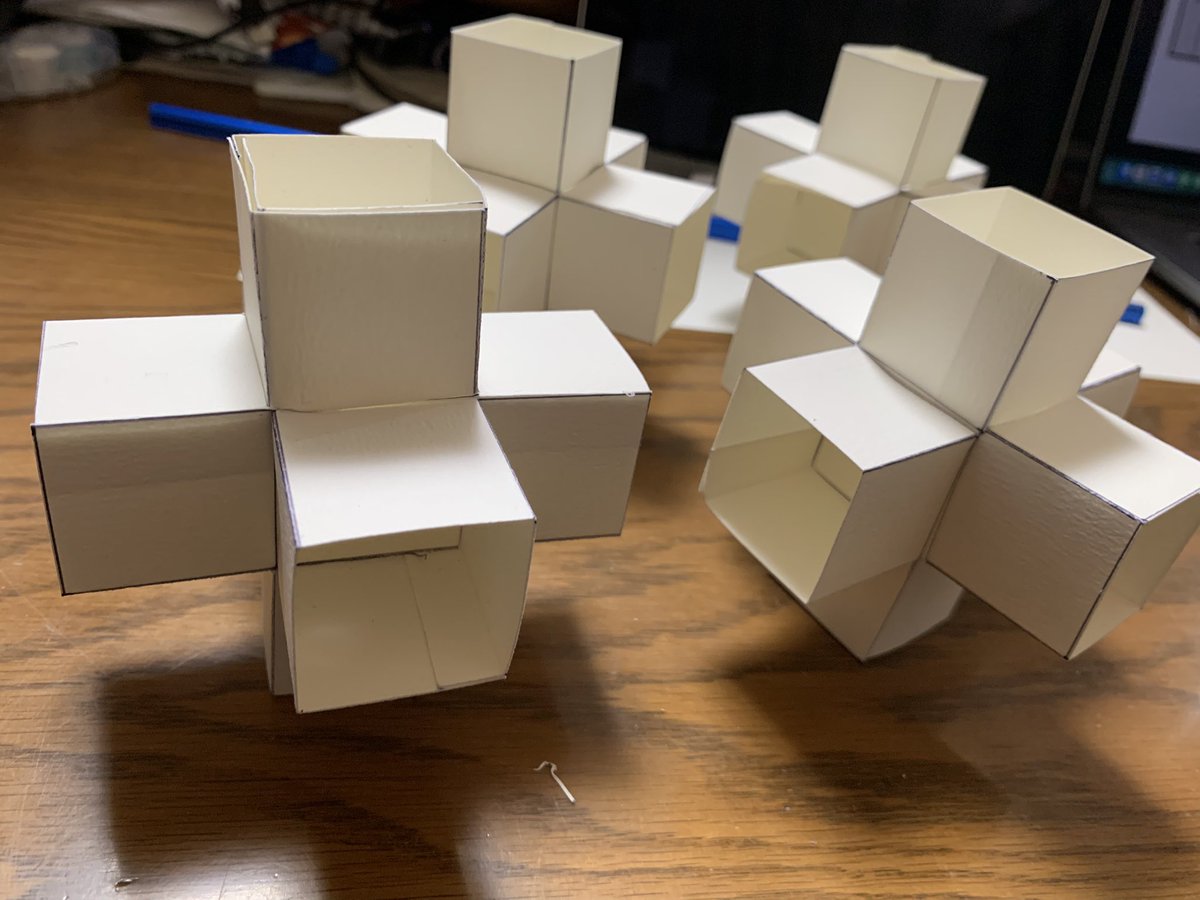 Tmtmオーダーページ ハム顔ハウス 今日は紙3Dジョイントを4個作りました。