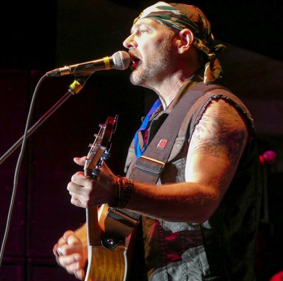 Survivorman Les Stroud tweet media