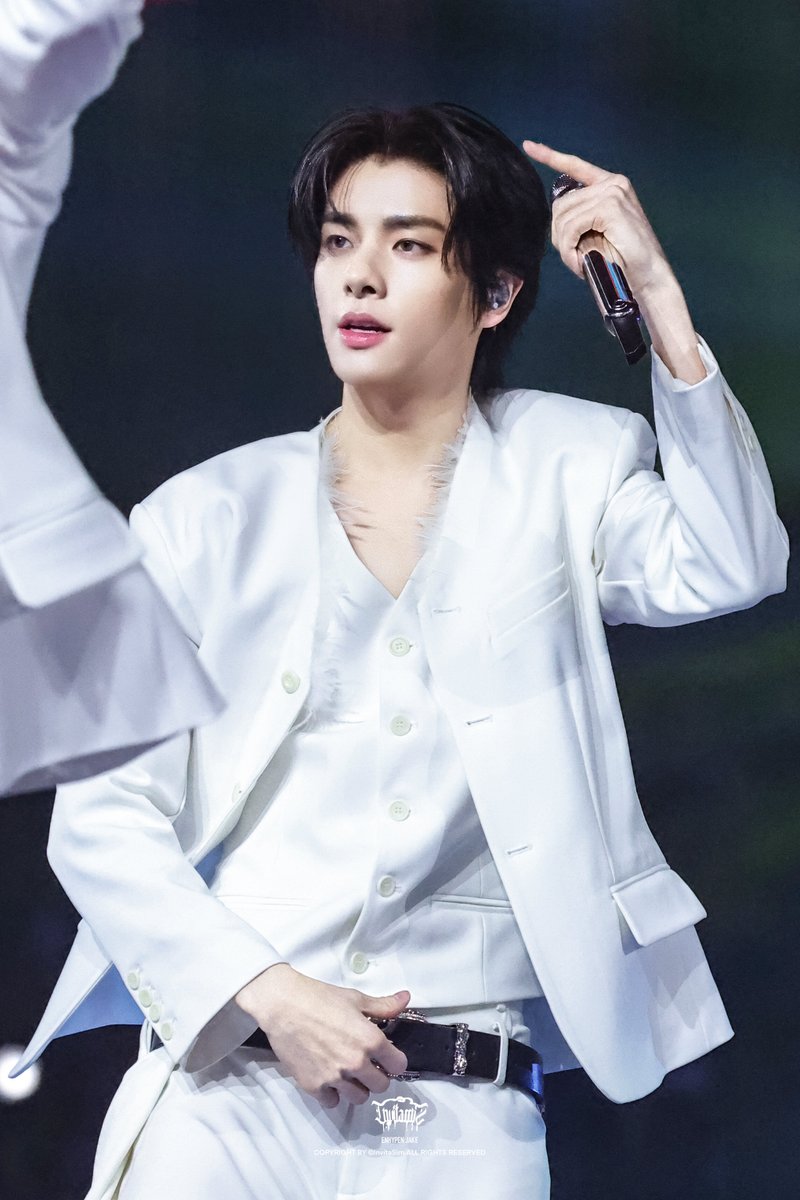 InvitaSim_Jake's tweet image. 251225 SBS
#JAKE #제이크 #심재윤
#ENHYPEN_JAKE
#엔하이픈 #ENHYPEN