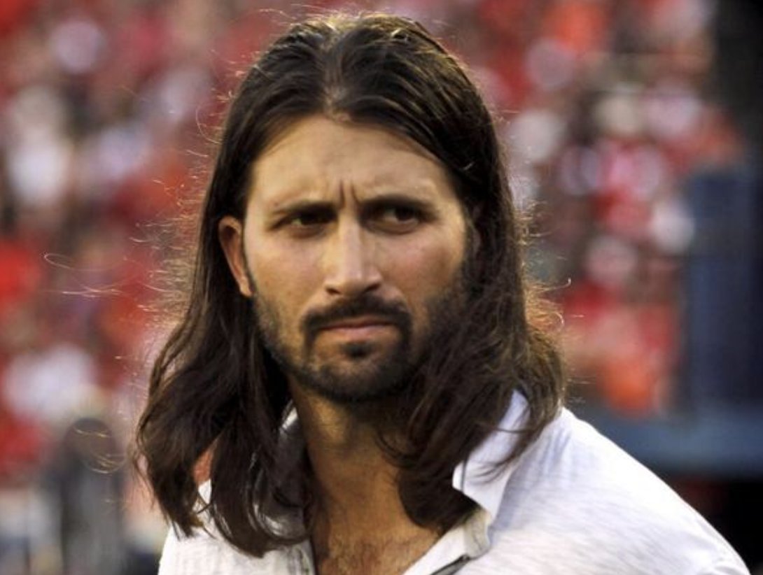 Dameshek's tweet image. Merry Christmas!

PS - we're doing a live FOOTBALL AMERICA! on Friday at 1pmET
You better watch. Would be a real shame to wind up on the naughty list 364 days before Christmas.
-&amp;gt; youtube.com/@FootballAmeri…