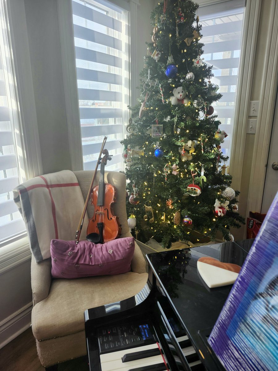 KHearnStudio's tweet photo. @GrayMarker99 Happy holidays from Paradise, NL 😄 https://t.co/vT7a98SLPS