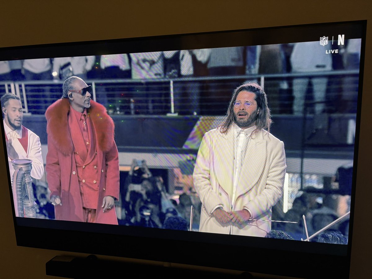 DorotaBernas's tweet photo. Together again. I love them both. I’m proud 🇵🇱.
@SnoopDogg Jimek 

#NFLonNetflix 
@ScottHanson 
@NFL 
@netflix https://t.co/mbBZAZE2bj