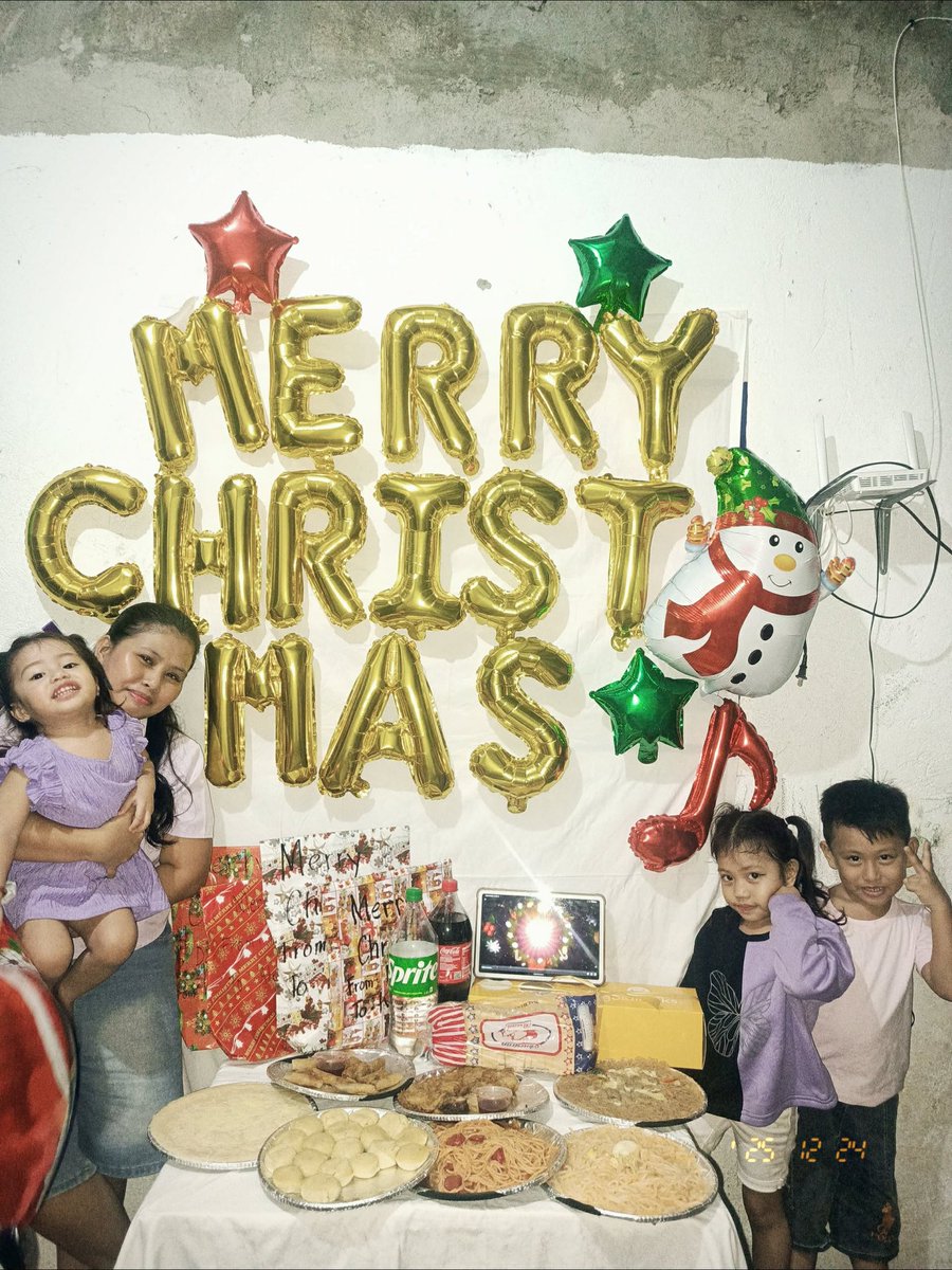 j15maslog's tweet photo. Merry Christmas 🎄🎁 https://t.co/YGIMbNSgFM