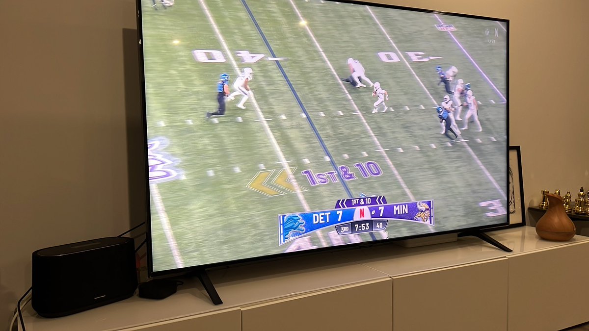 #NFLonNetflix  I've been following you since this afternoon from Portugal 🇵🇹🎁🎄