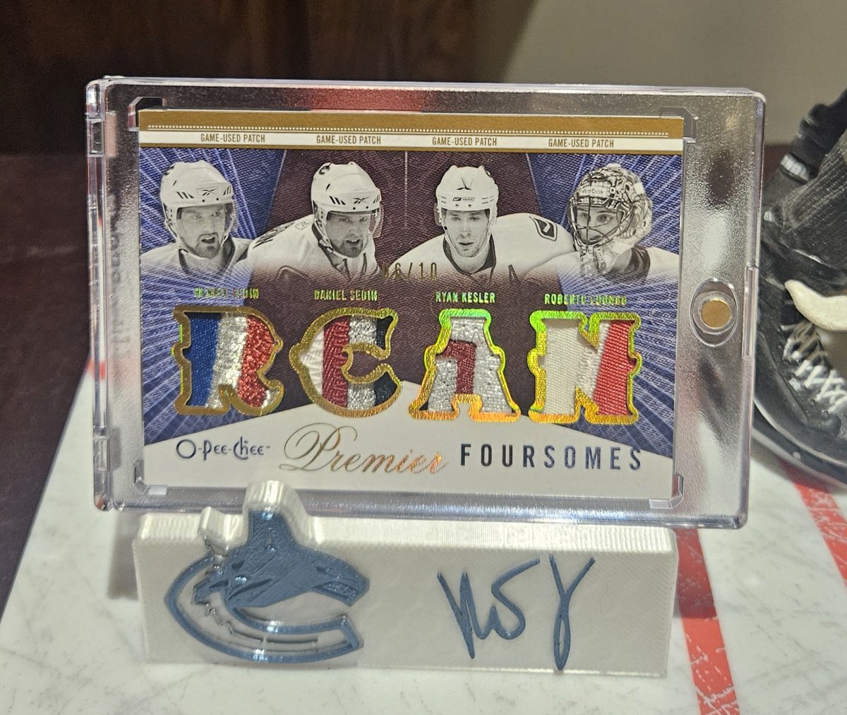 Mailday!!!  Luongo #3304
09-10 UD OPC Premier Quad Patch /10
<a href="/strombone1/">Strombone</a> <a href="/Canucks/">Vancouver Canucks</a> <a href="/UpperDeckSports/">Upper Deck</a>