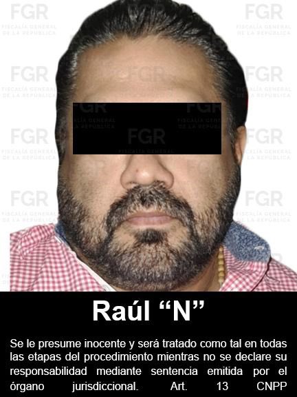 FGRMexico's tweet photo. #FGR obtuvo prisión preventiva oficiosa contra tres personas por su probable participación en los delitos de posesión de arma de fuego, cartuchos y cargadores todos de uso exclusivo de las fuerzas armadas, y contra la salud, con fines de comercio de metanfetamina. Fueron detenidos en Monterrey, Nuevo León gracias al trabajo del @GabSeguridadMX. ▶️ https://t.co/wlk2z59SVT