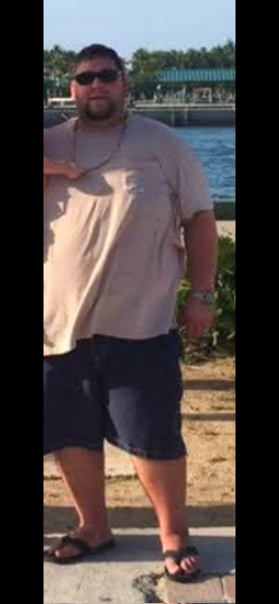 TomatoBurning's tweet photo. @HoffmanTactical Someone need to go to the fucking gym... @ColeLeleux. https://t.co/hMbnMKkexf
