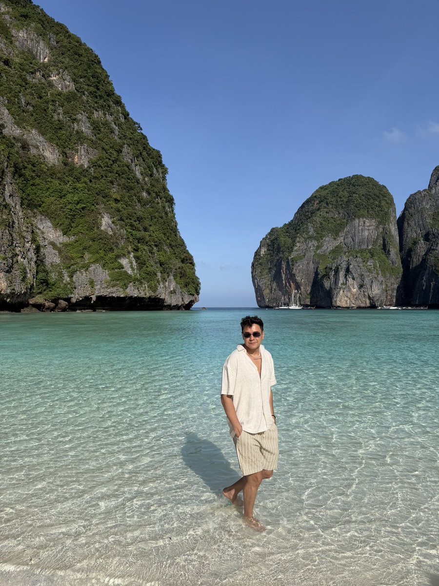 RafaelRuizz's tweet photo. I'll be on a boat, you're on a plane, going somewhere. https://t.co/80JwGXCJNz