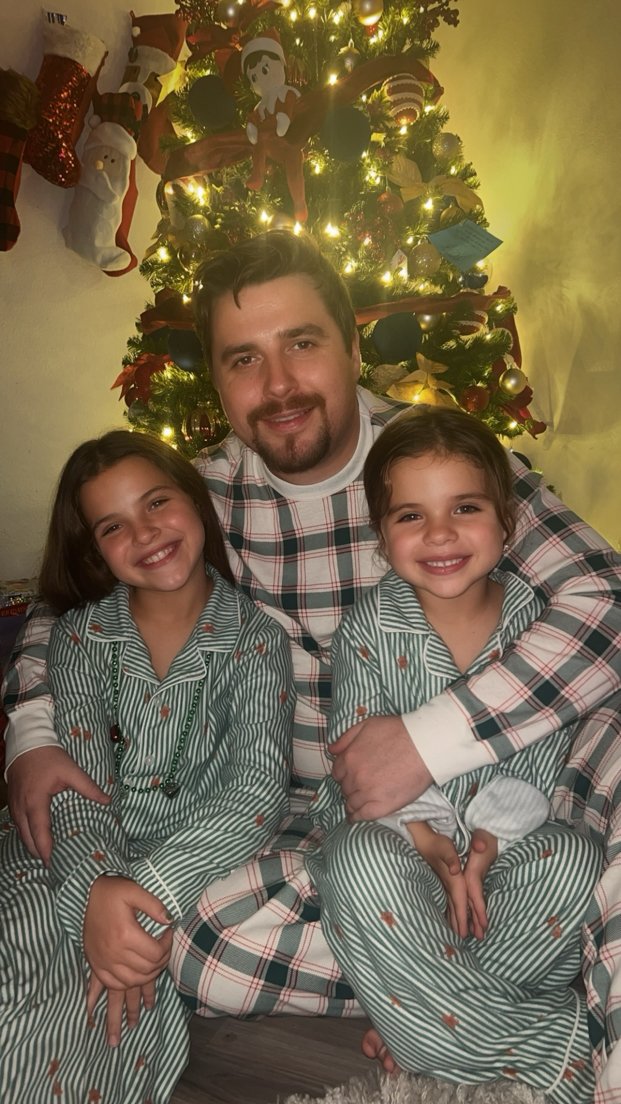 The DangleBerries tweet media