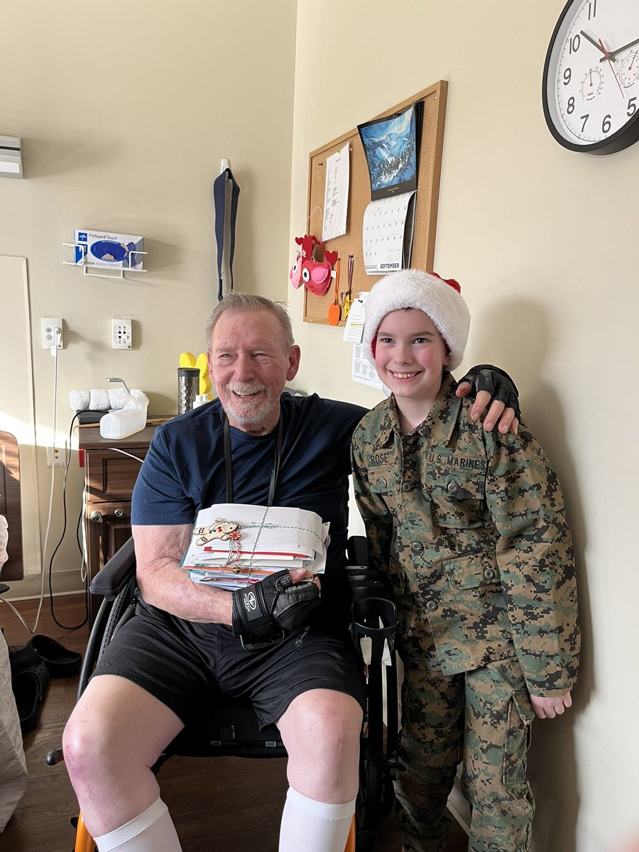 TuckersMailbox's tweet image. For the sixth year in a row, I have continued my tradition of delivering Christmas cards to the VA Home on Christmas Day. It’s a time to give back, celebrate heroes, and make a positive impact in the world. It’s a tradition unlike any other. Thank you for your incredible support.
