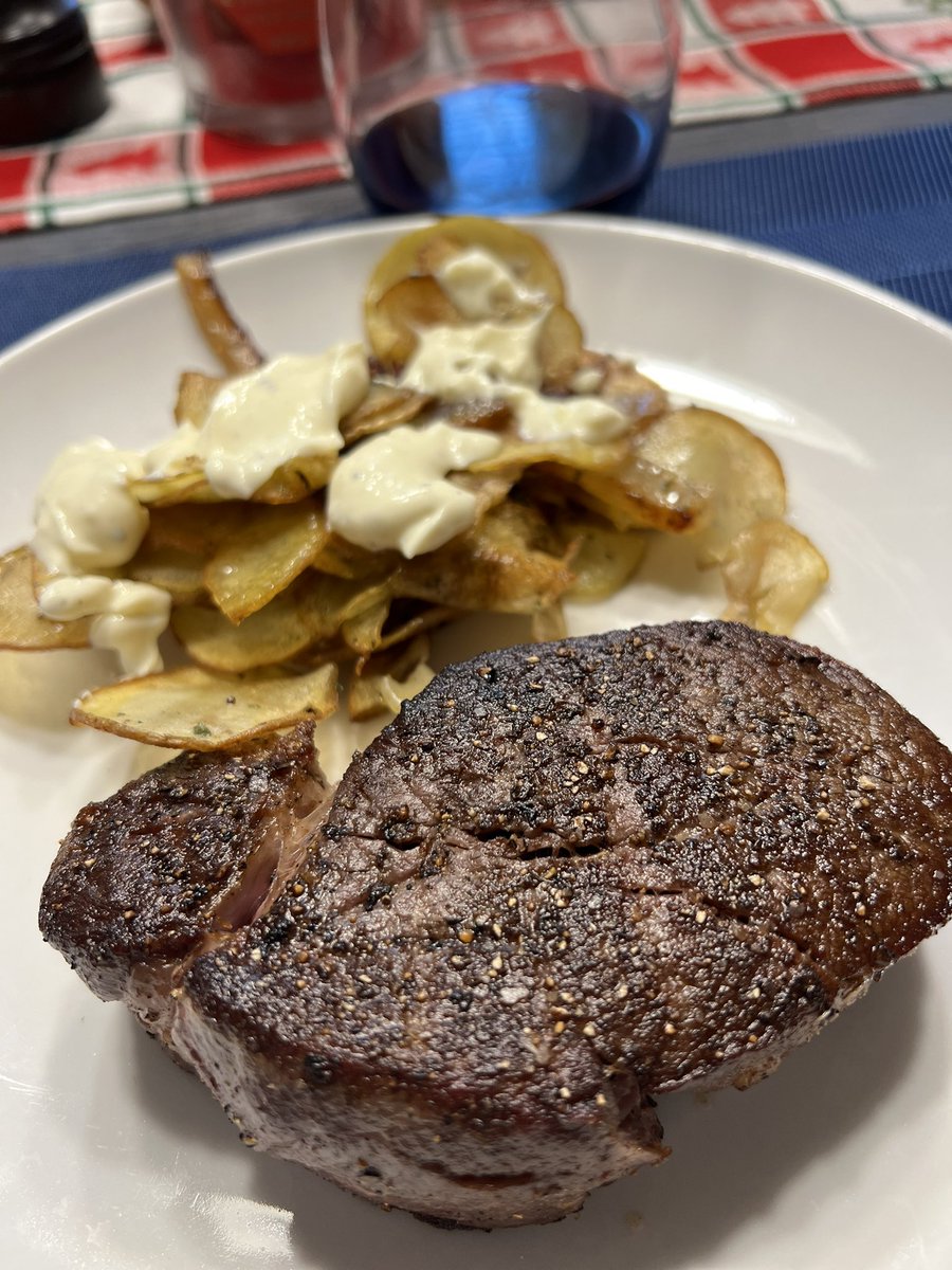Trekin's tweet image. Dinner! Wedge salad, filet, Lyonnaise potatoes w/garlic aioli, cookies. Merry Christmas! 🎄