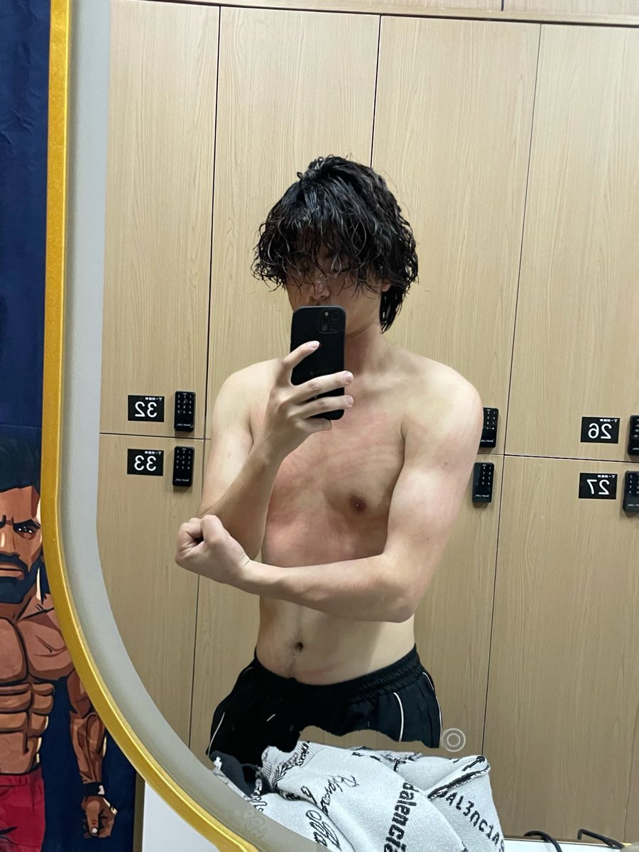 HaiSong214's tweet photo. 怎么手粗不了屁股一直大 https://t.co/3UBuTFhv5i