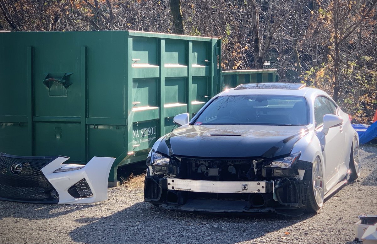 確かに車高短乗ってるようには見えないと言われるw
娘もラングラーとかの方が似合うと...

まあ そうなんかもしらんが車ぐらい乗ってて楽しいの乗りますわw

何年振りかのX
#バンパーもげた