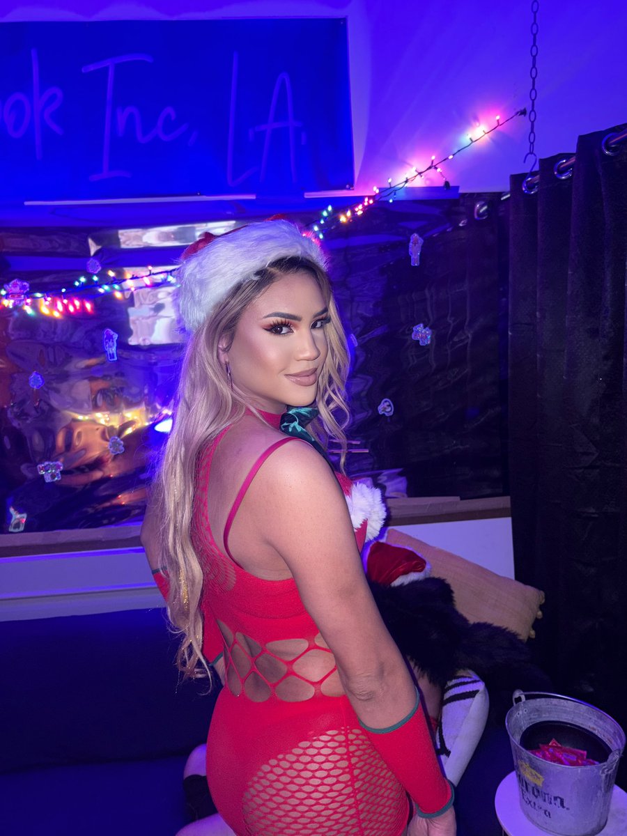 TS Hung Goddess tweet media
