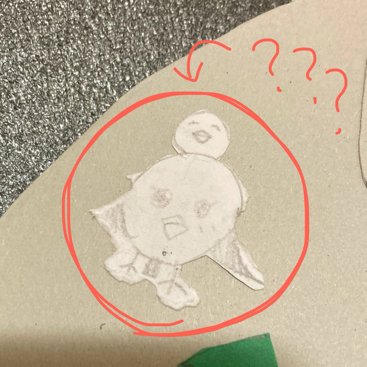 SharpKAIBUN's tweet image. 娘が厚紙で作ったクリスマスリース🎄
ひっそりと謎生物が🌵