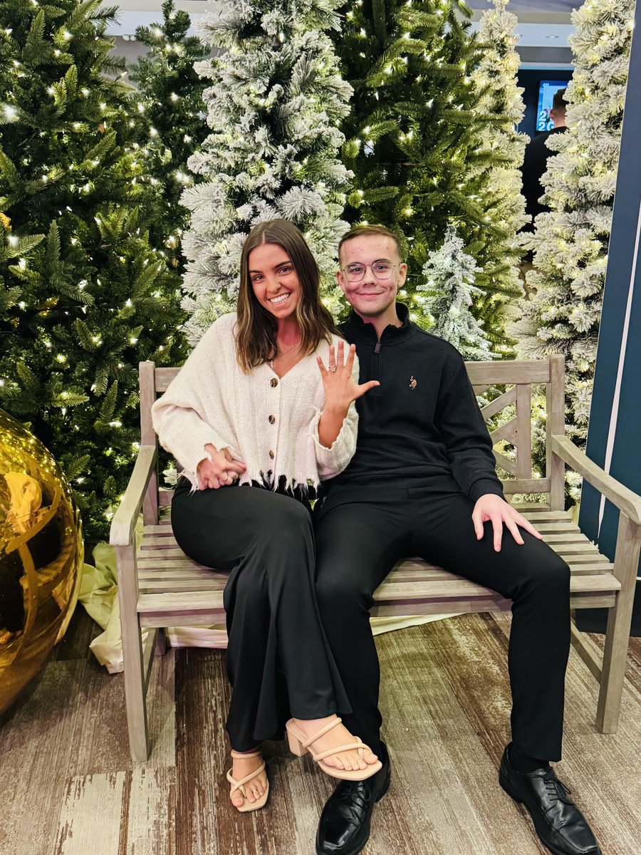 E✌🏼N tweet media