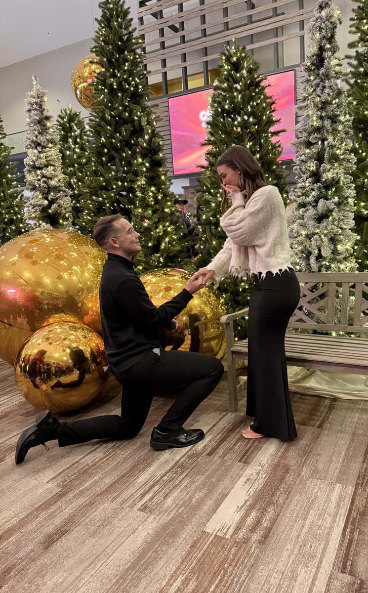 E✌🏼N tweet media