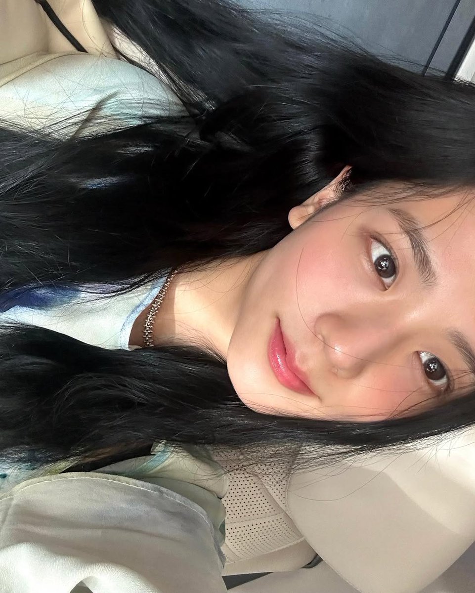 killers__zone's tweet image. 𝔘stedes saben que yo soy la señora 𝐺rinch desde siempre, pero desde que paso mi #𝐂hr𝕚s𝐭𝕞ās𓋜和ʼ𝕄𝐢sa la odio un poquito menos y soy más 𝖋eliz. ℰ𝑙la la canta, pero yo se la dedico porque me tiene muy enamorada. #𝔄𝐥𝐥ʼℐꕀ𝔚an𝕥·𝐈sː𝔜o͞u, siempre.