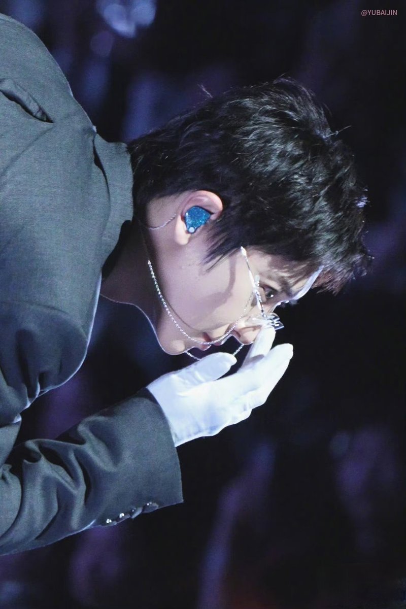 찬열ᵖᶜʸ⁶¹ tweet media
