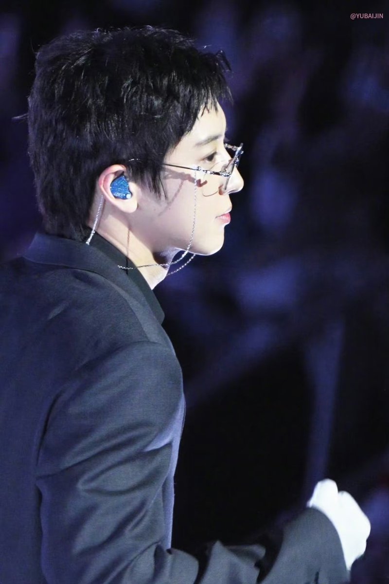 찬열ᵖᶜʸ⁶¹ tweet media