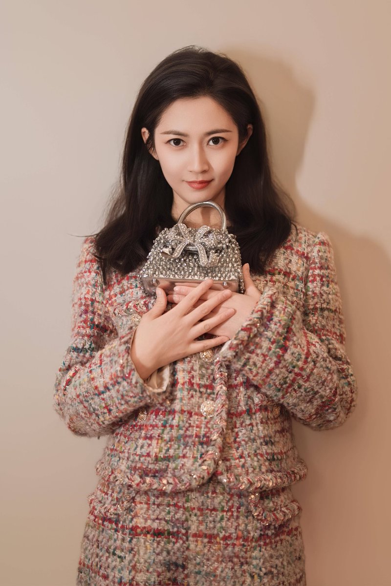 ForYukee's tweet photo. รูปเซตนี้สวยมาก น้องโพสหลายรูปเลยค่ะ
#陈钰琪
#ForYukeeRED https://t.co/oABdR8bVQY