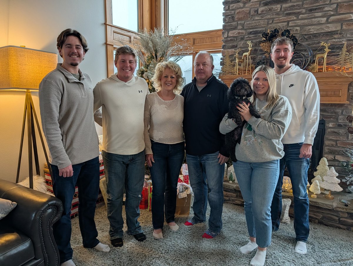 KICDarren's tweet photo. Merry Christmas!  Another great year with this crew! https://t.co/6XkEz1ubr5