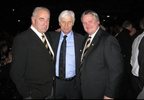 65selander's tweet image. Gammalt men Virus i mitten, fettot till höger är jag
Han till vänster var Leksands starke man