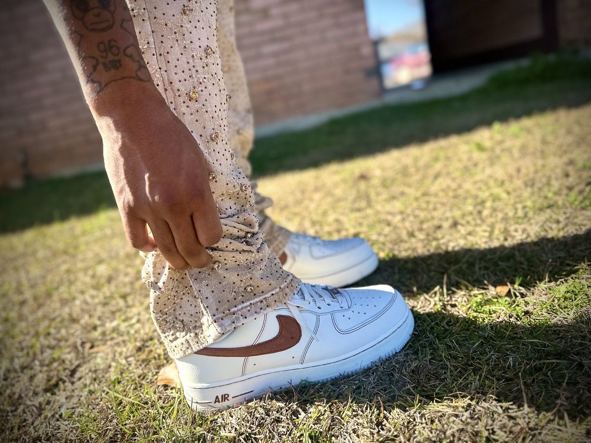 Ehilljr96's tweet photo. Errol &amp; E’Moni 💚 Merry Christmas https://t.co/bNDmf0b0Jq