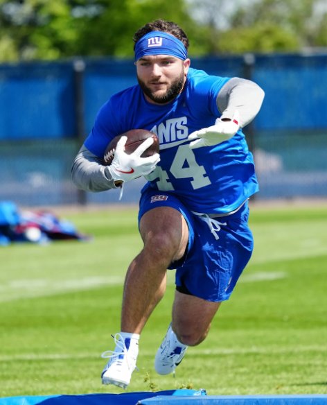 BigBlueFilmRoom's tweet photo. Jeremy Shockey on Cam Skattebo:

"Cam's got amazing energy and power. ... It’s awesome to see how big his heart is, and he plays every snap with such courage and excitement." https://t.co/QD7y4oVTZE