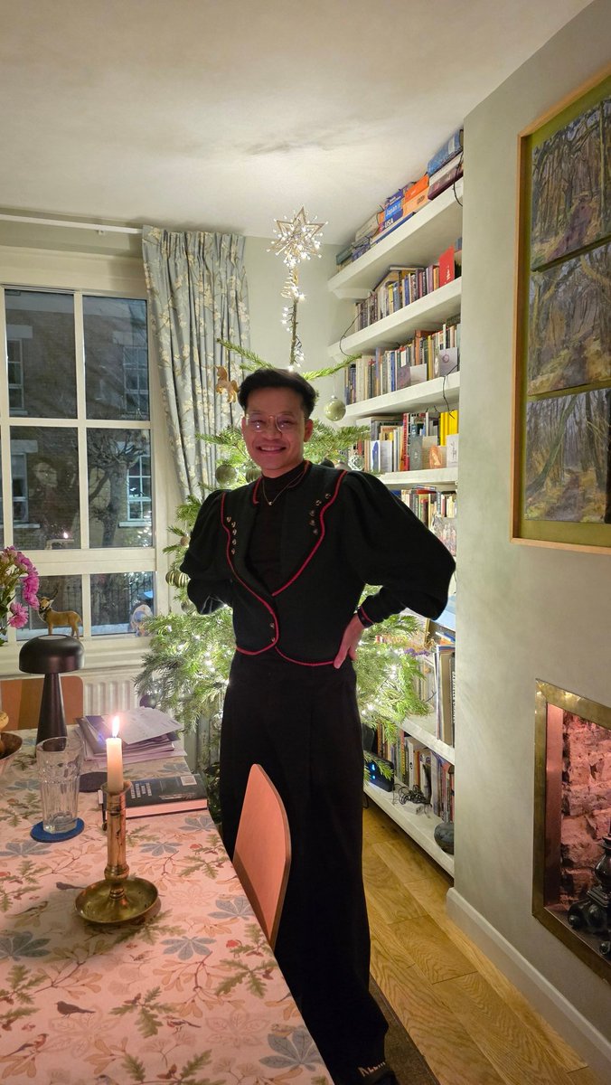 ThaiLuvNews's tweet image. ลูกกอล์ฟเผยภาพชีวิตเรียบง่ายกับสามี ช่วง Christmas ยัน ขอบคุณพีชชี่ ที่ผลักดันจนทำให้บ้านมีสีสันขึ้นด้วยต้น Christmas ทุกปี 

#สำนักข่าวไทยเลิฟ